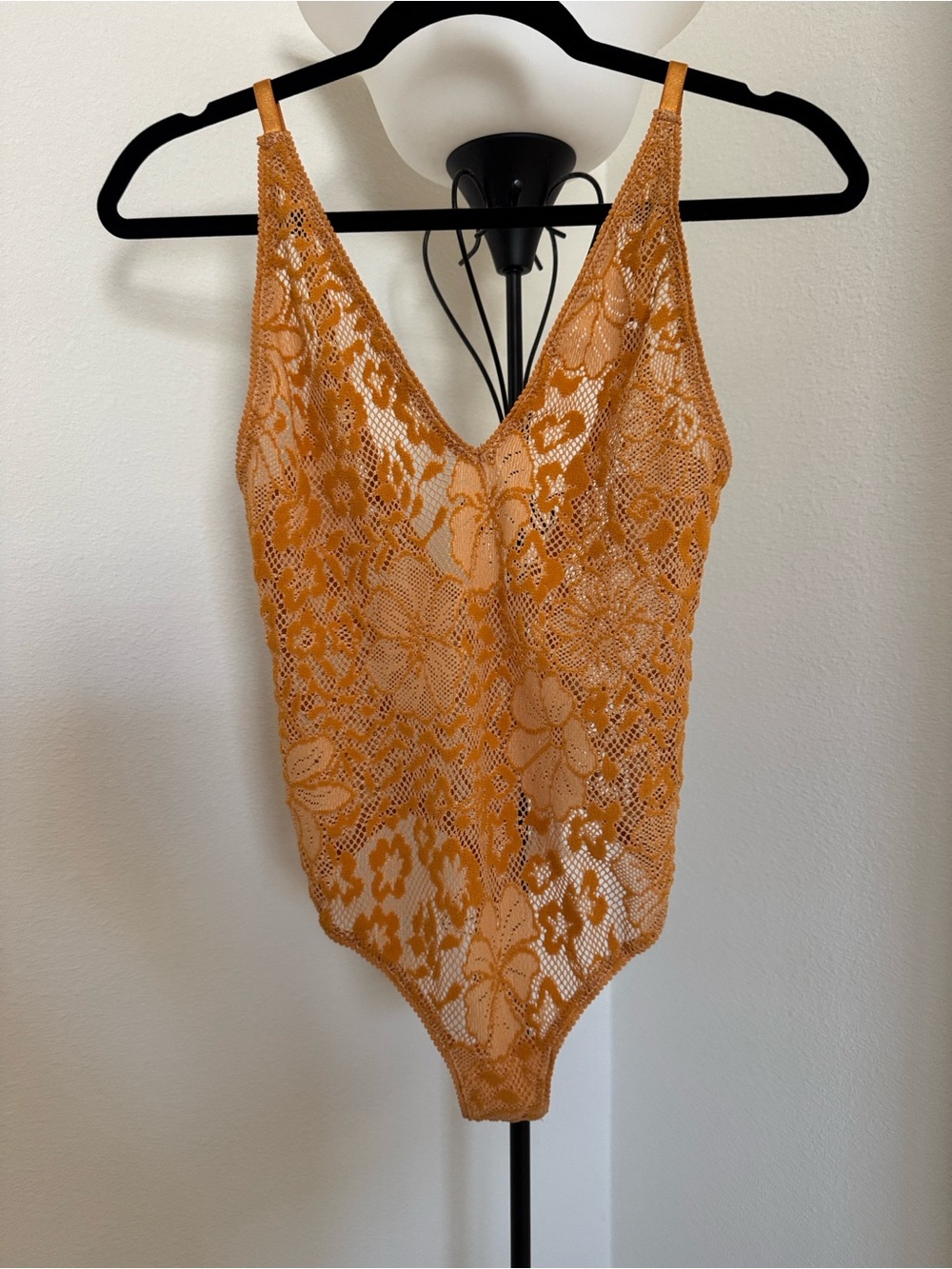 NWT! VINTAGE “Live it Up” Free People Goldenrod Floral Bodysuit (XS)